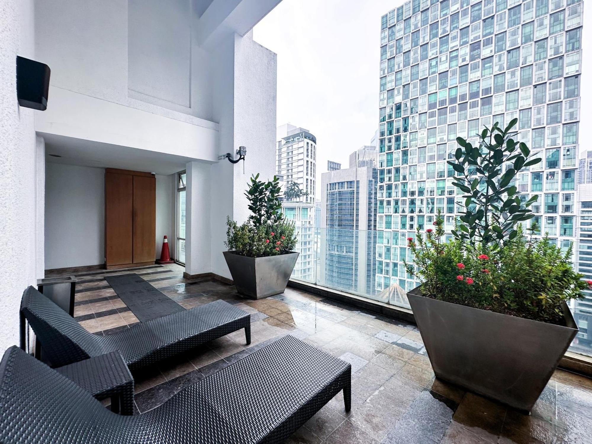 Klcc Suites By Nhb Kuala Lumpur Exterior photo